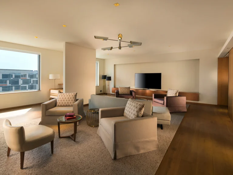 Andaz-Delhi-P154-Signature-Suite-Living-Area.4x3