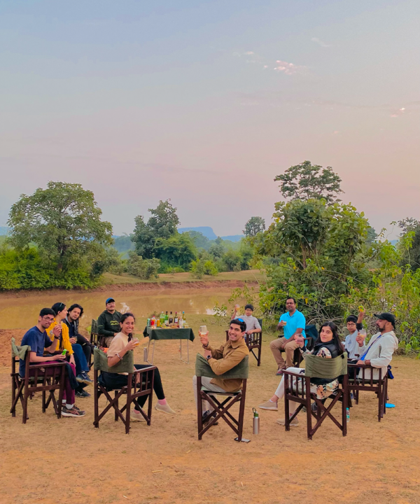 Group safari experiences and sundowners by Ameliya Safaris