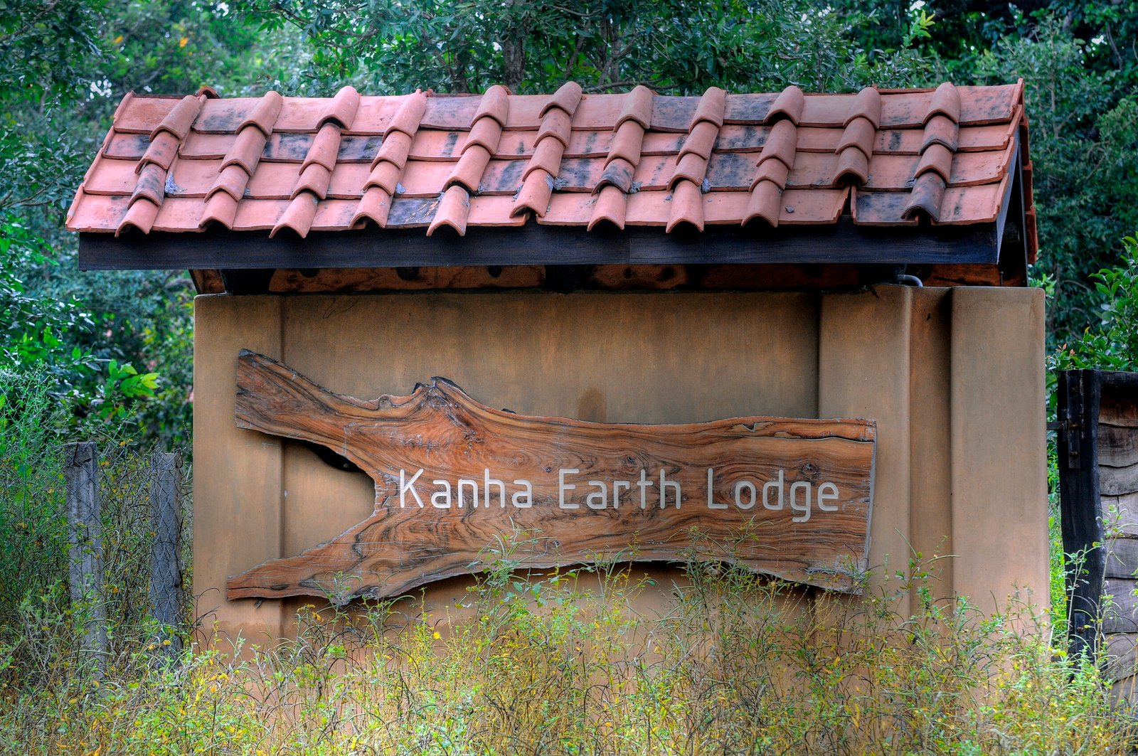 Kanha Earth Lodge - Kanha National Park