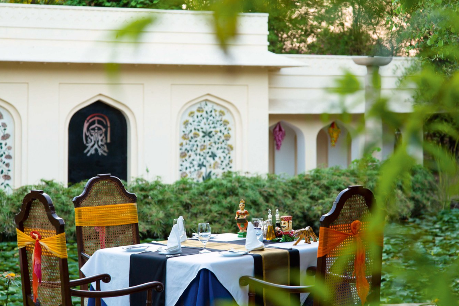 Oberoi Vanyavillas Dine